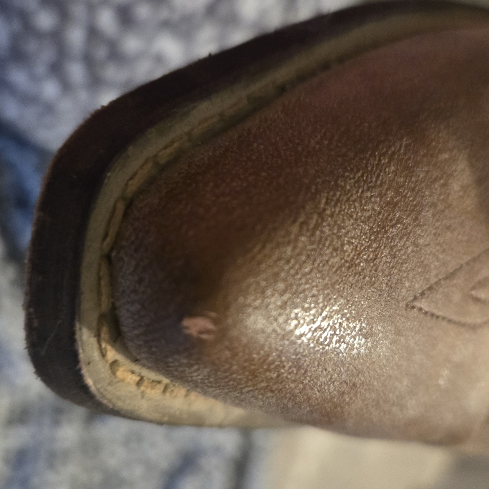 Women Ariat Cruch Boots.